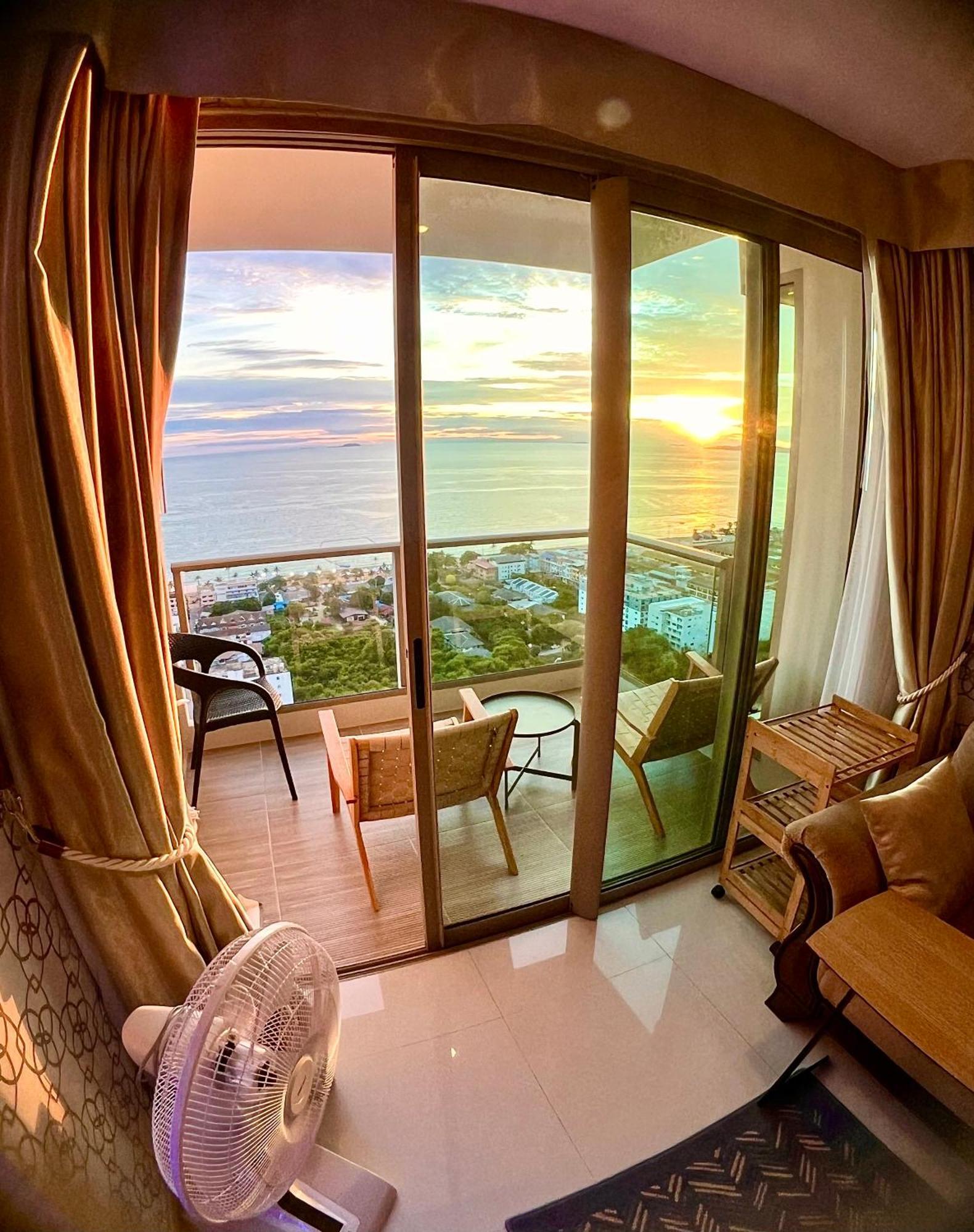 Luxsl Luxury Style Of Life 6 Apartment Jomtien Beach Exterior photo